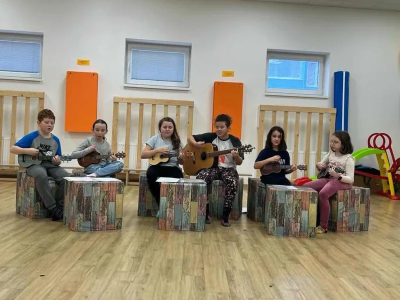 12. – 13. 1. 2024 Přespáčko a práce ve skupinách – Hra na ukulele
