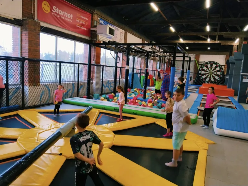 27. 10. 2025 Podzimní prázdniny s Domečkem  - Výlet do Jump Family Plzeň